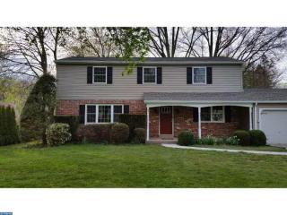 17 Chestnut Dr, Gardenville PA  18901-4709 exterior