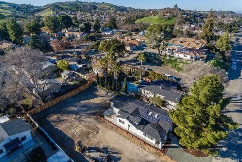 143 Vine St, Lake Nacimiento CA  93446-3736 exterior