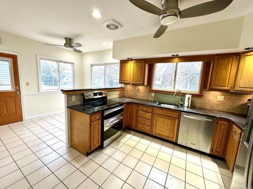 112 Housatonic Dr, Milford CT  06460-5034 exterior