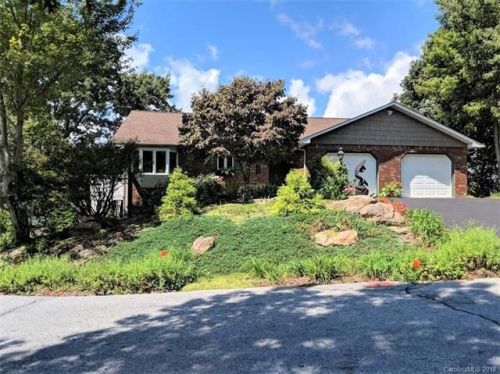 124 Eagle Rock Trl, Hendersonville, NC 28739-9349