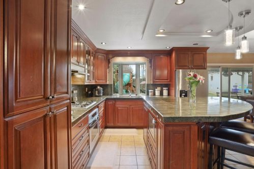 9020 Lismore Dr, Elk Grove CA  95624-2661 exterior