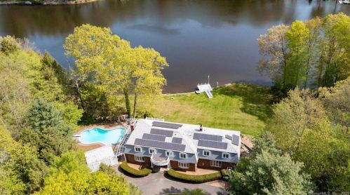 22 Hidden Brook Dr, Brookfield Center, CT 06804-1306