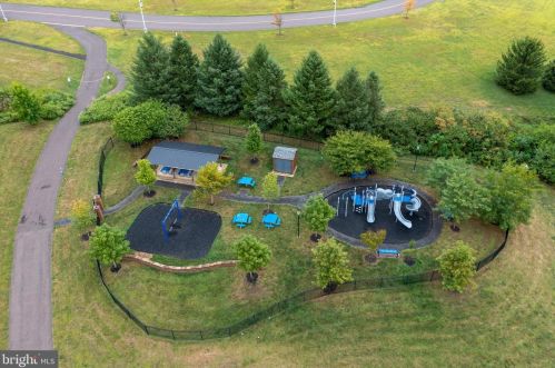 56 Green View Dr, Pottstown PA  19464-7501 exterior