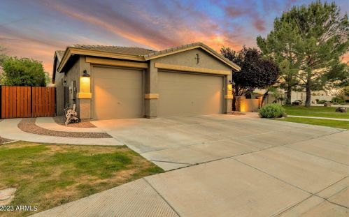 4879 Fresno St, Chandler, AZ 85249-3078