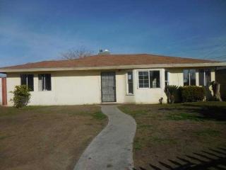 1620 Mint St, Bakersfield, CA 93304-5145