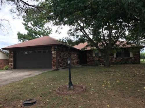605 9th St, Mason, OK 74859-4211