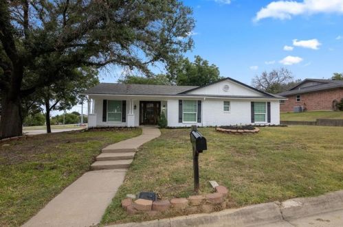 5320 Wolens Way, Fort Worth, TX 76133-4819