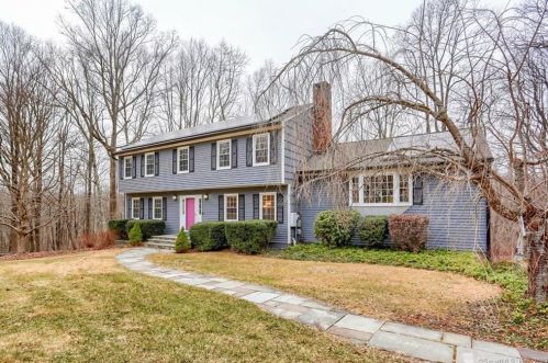 8 Thunder Ridge Rd, Sandy Hook CT  06482-1643 exterior