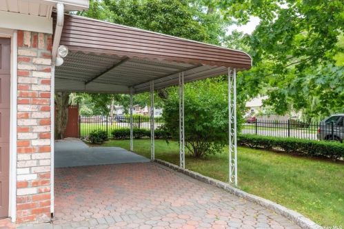 15 Campbell St, Amityville NY  11701-1817 exterior