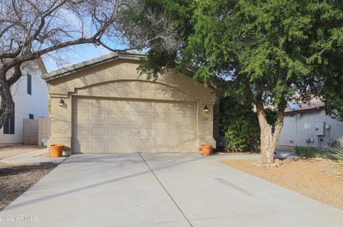 1058 Sierra St, Gilbert, AZ 85296-3832