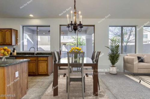 7256 Norwood St, Mesa, AZ 85207-2048