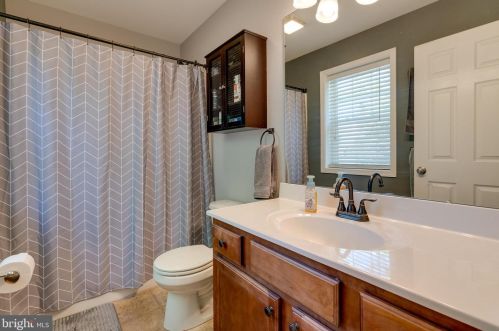239 Railroad Ave, Ephrata PA  17522-2327 exterior