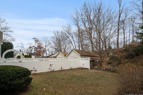 17 Crockett St, Norwalk CT  06853-1610 exterior