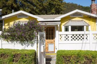 6370 Hillmont Dr, Oakland, CA 94605-2241
