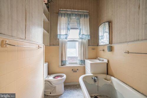1665 56th St, Philadelphia PA  19143-5305 exterior