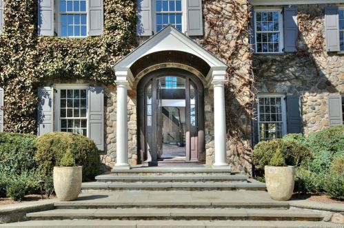 39 Red Coat Rd, Westport, CT 06880-1411