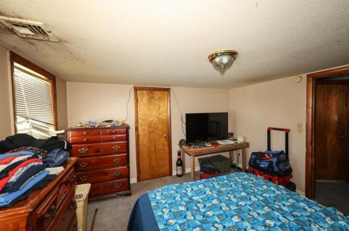 39 Vine St, Nashua NH 03060-3832 exterior