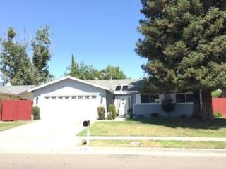 416 Spruce St, Tulare, CA 93274-5839
