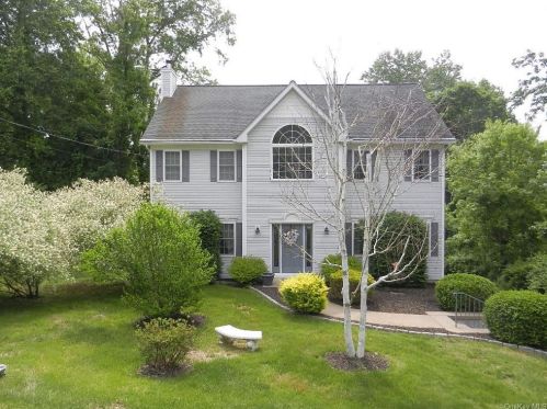 52 Plum Rd, Mahopac NY  10541-4247 exterior