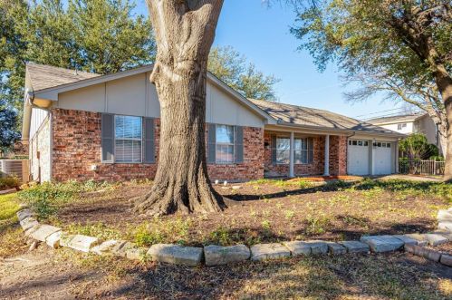5521 Pleasant Meadow Dr, Fort Worth, TX 76180-6627