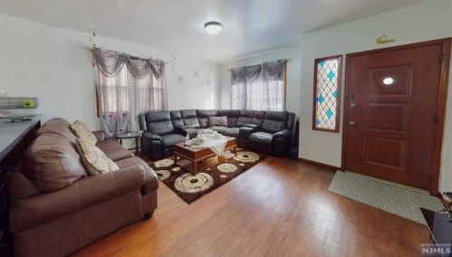 73 Maple St, Paterson NJ  07522-1411 exterior