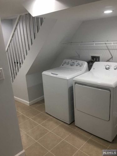 1427 Nelden Rd, Teaneck NJ  07666-6056 exterior