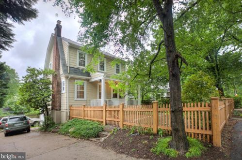 3232 Military Rd, Washington, DC 20015-1320