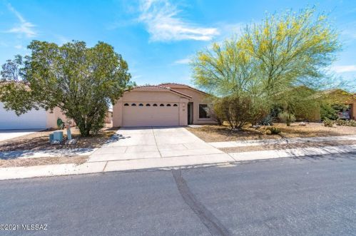 8110 Kearny Dr, Tucson, AZ 85743-1153