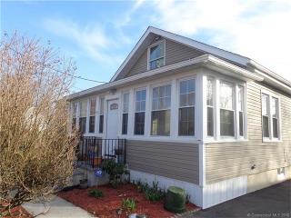 68 Orchard St, Stratford, CT 06615-6033