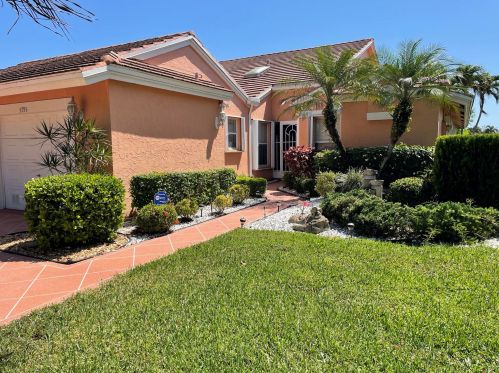 5795 Royal Lake Cir, Boynton Beach, FL 33437-5621