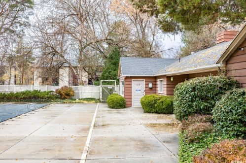 617 Taylor Ln, Salt Lake City UT  84107-6452 exterior