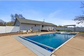 512 Seminole Ave, East Farmington WI  54020-5001 exterior