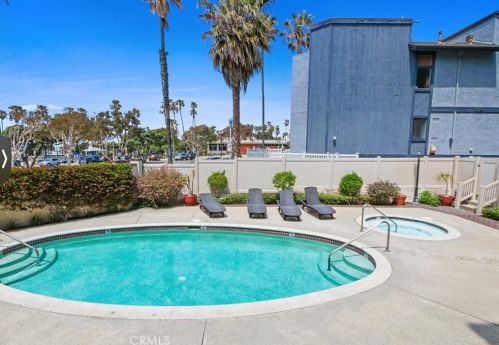420 Esplanade, Redondo Beach CA  90277-3727 exterior