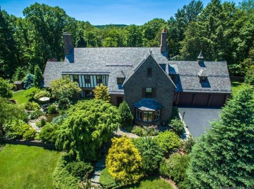 49 Kenmore Rd, Bloomfield, CT 06002-2135