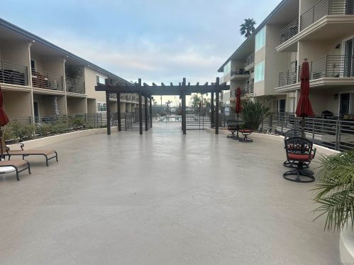 1021 Scott St, San Diego CA 92106-3048 exterior