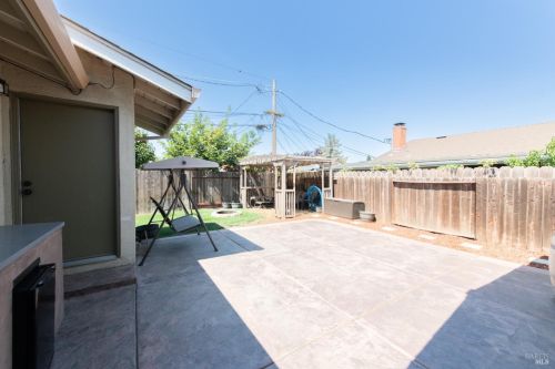 2143 Pennsylvania Ave, Fairfield CA  94533-3105 exterior