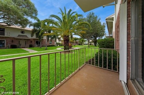 2033 Seacrest Blvd, Boynton Beach, FL 33435-6832