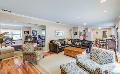 74 Stonehurst Ln, Huntington Station NY 11746-7935 exterior