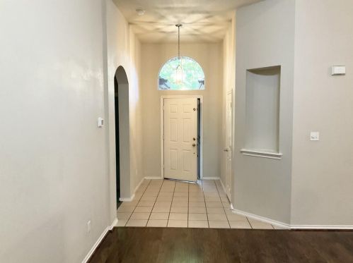 2649 Chadwick Dr, Fort Worth, TX 76131-2080