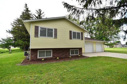 709 1st Ave, Pine Island MN  55963-7596 exterior