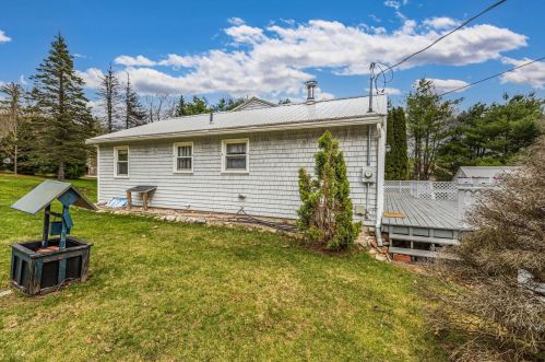 16 Snell Rd, Lee NH  03861-6719 exterior