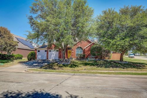 9900 Lakeridge Ct, Irving, TX 75063-5077