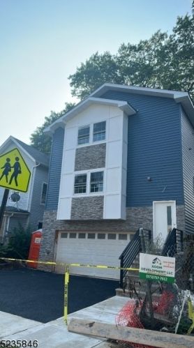 81 Clinton St, East Orange, NJ 07017-3601
