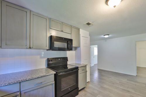 4630 Trouble Creek Rd, New Port Richey FL 34652-4852 exterior