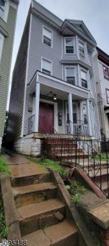 524 Grove St, Irvington, NJ 07111-4565