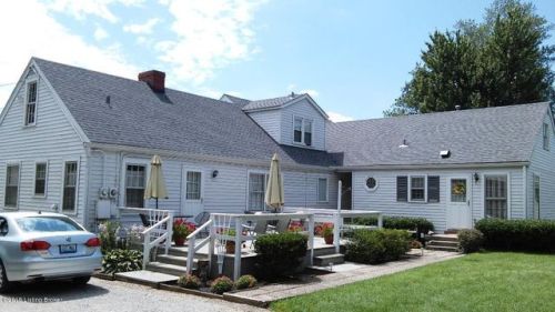 221 Urton Ln, Louisville, KY 40223-3945