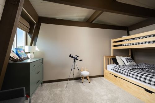 47125 Skyview Dr, Big Bear City CA  92314-9035 exterior