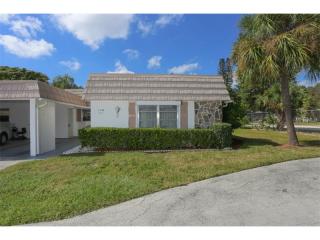 2417 Riverbluff Pkwy, Sarasota, FL 34231-5034