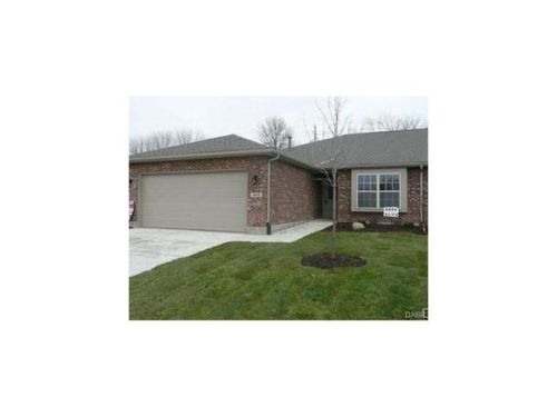 309 Lauren Circle Dr, Englewood, OH 45322-2477