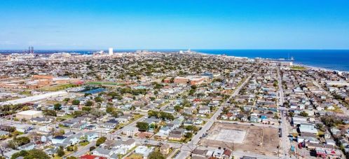 4710 Avenue, Galveston TX  77551-0049 exterior